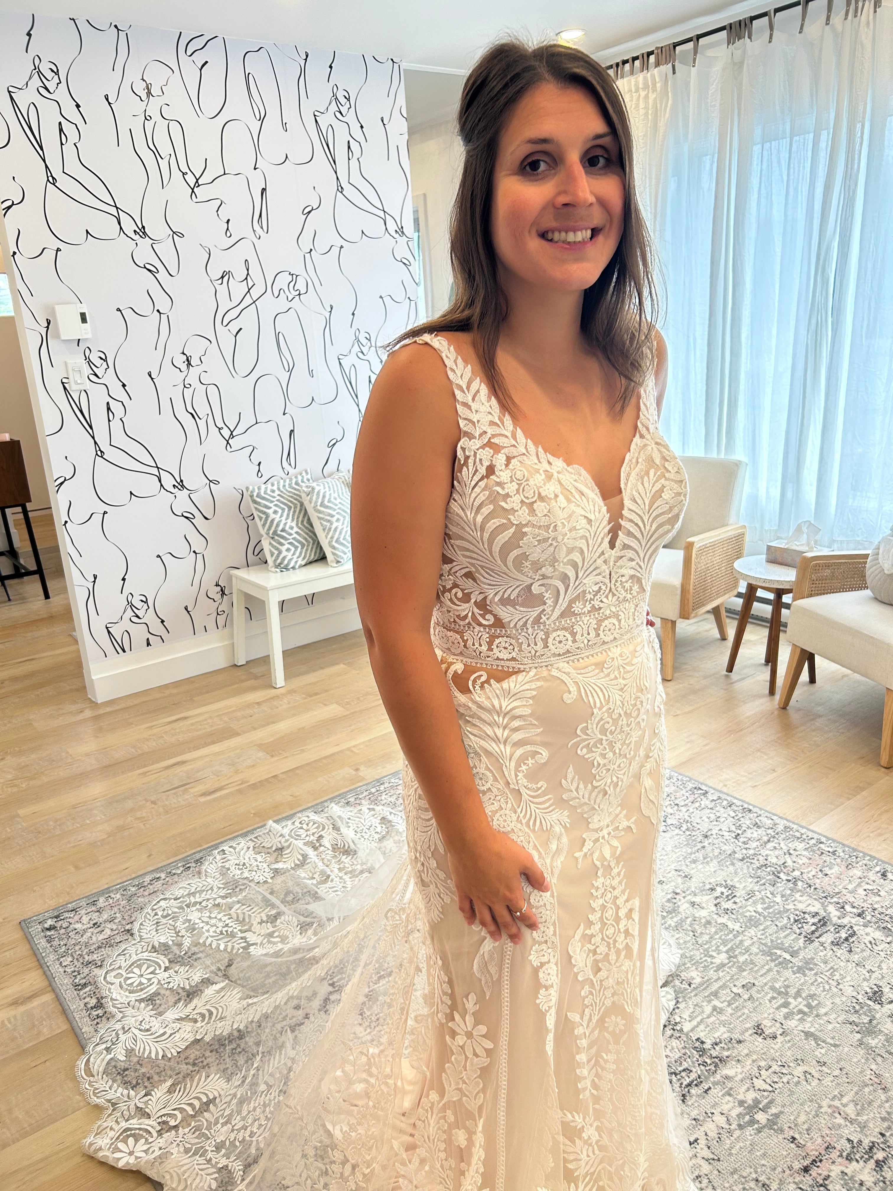 Tennicity *échantillon taille 12* - robe de mariée boho à dentelle perlée à motifs statement Tennicity *échantillon taille 12* - robe de mariée boho à dentelle perlée à motifs statement