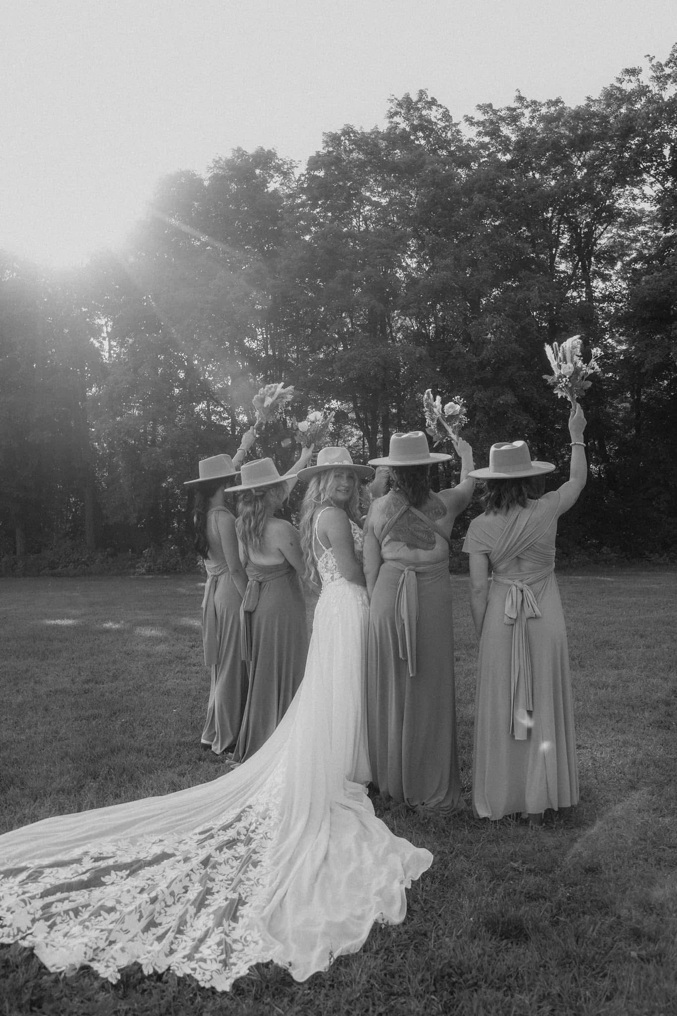 Kit - robe de mariée boho avec dentelle de coton et jupe en chiffon Kit - robe de mariée boho avec dentelle de coton et jupe en chiffon