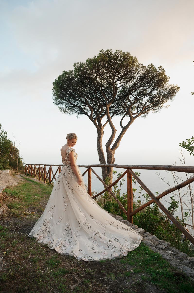 Juno - unique and festive wedding dress with premium embroidered lace and short puff sleeves Juno - unique and festive wedding dress with premium embroidered lace and short puff sleeves
