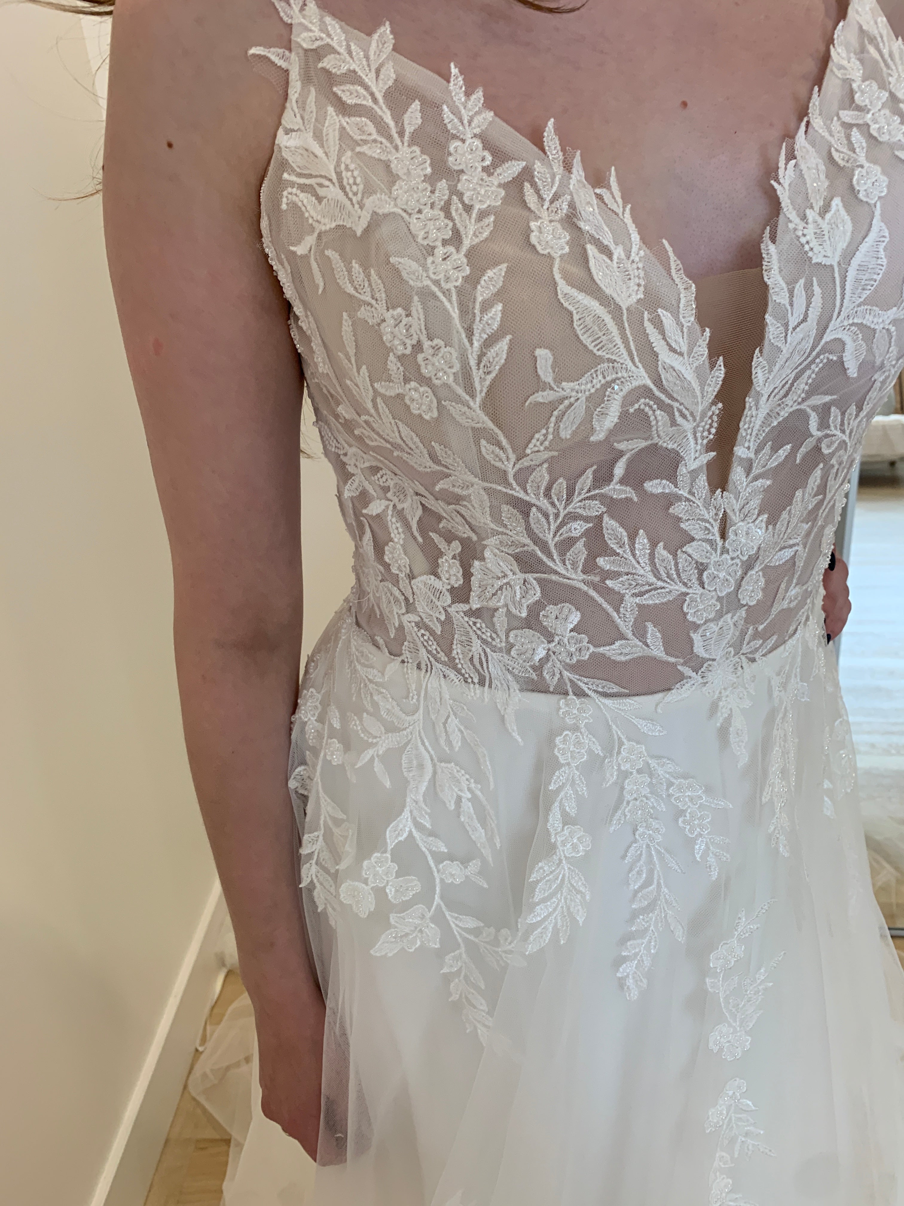 *EXCLUSIVITÉ* Angus *échantillons taille 14 et taille 18*- robe boho romantique en dentelle avec haut brodée et bretelles en dentelle *EXCLUSIVITÉ* Angus *échantillons taille 14 et taille 18*- robe boho romantique en dentelle avec haut brodée et bretelles en dentelle