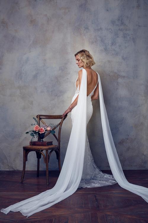 * EXCLUSIVITÉ* Dolly - robe boho romantique coupe ajustée en dentelle avec ailes amovibles en chiffon * EXCLUSIVITÉ* Dolly - robe boho romantique coupe ajustée en dentelle avec ailes amovibles en chiffon