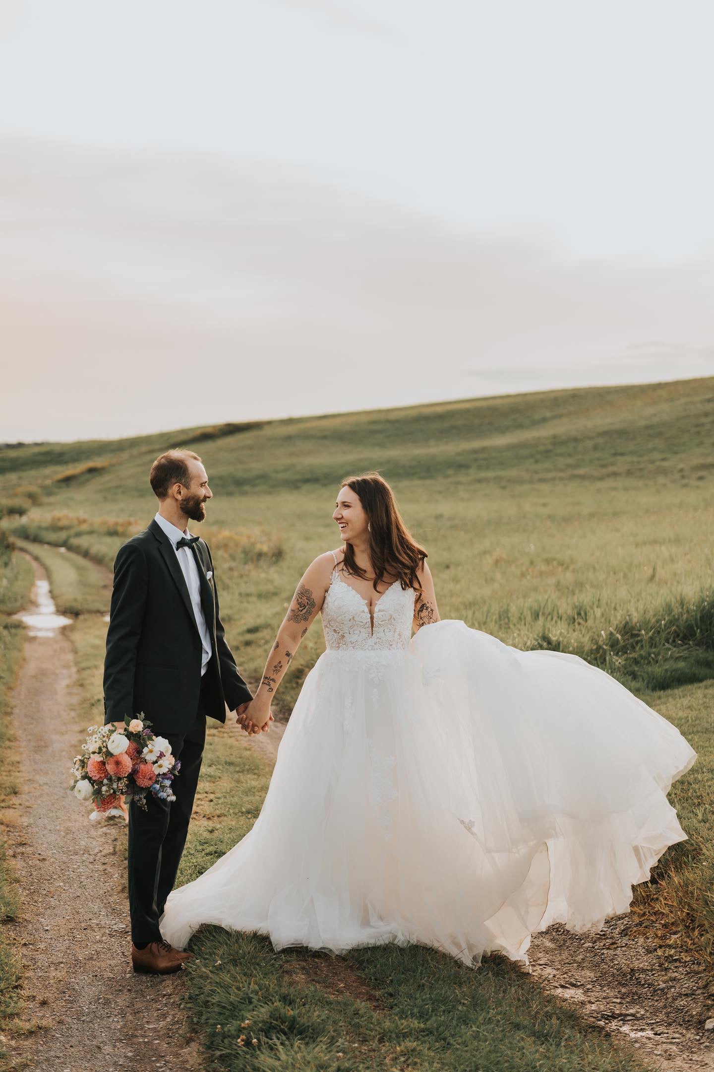 *EXCLUSIVITÉ* Pokey *échantillon taille 8* - robe boho romantique volumineuse en tulle avec haut brodé de dentelle et bretelles fines *EXCLUSIVITÉ* Pokey *échantillon taille 8* - robe boho romantique volumineuse en tulle avec haut brodé de dentelle et bretelles fines