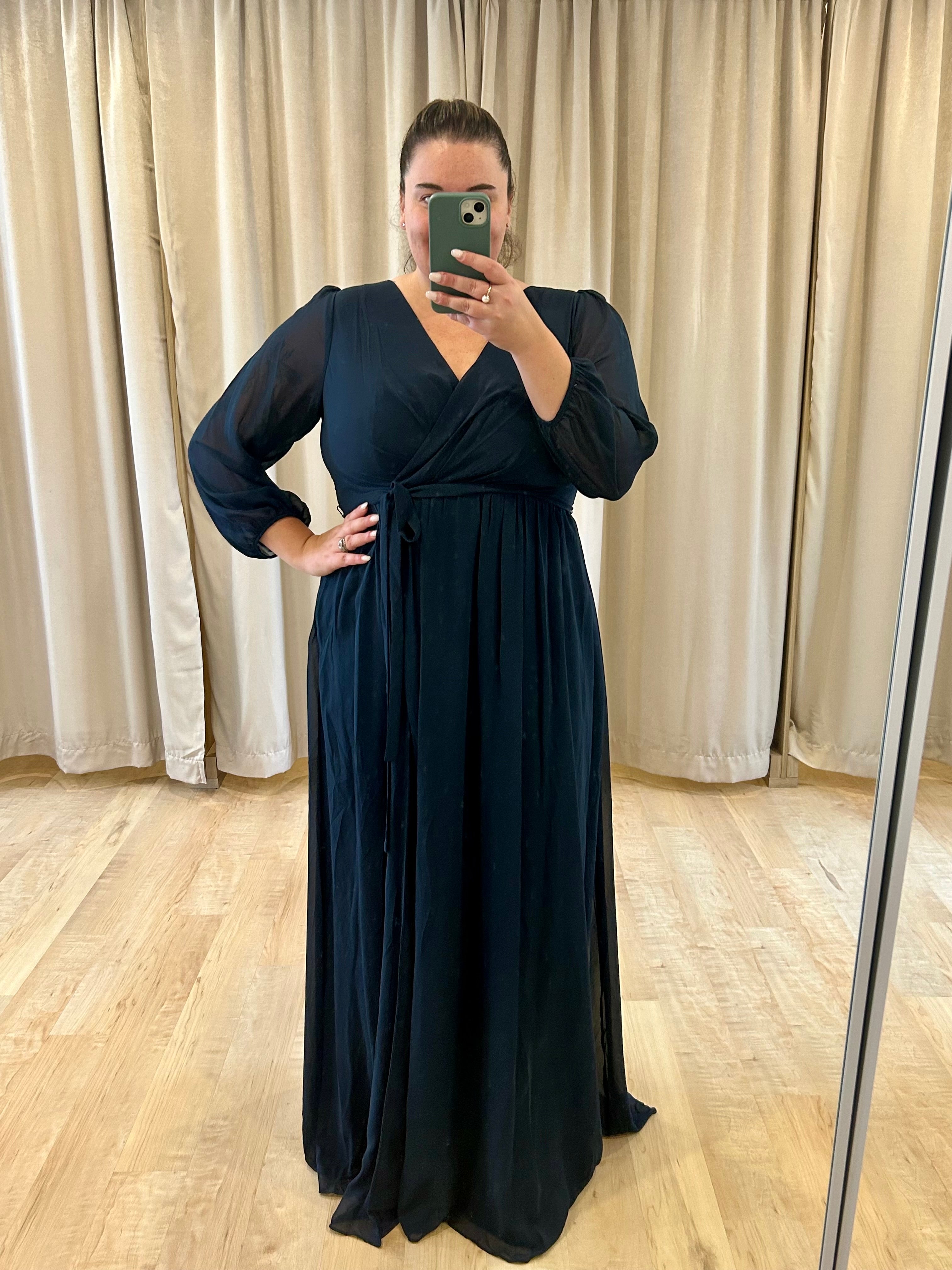 Adaxia - long chiffon dress with neckline with translucent 3/4 sleeves Adaxia - long chiffon dress with neckline with translucent 3/4 sleeves