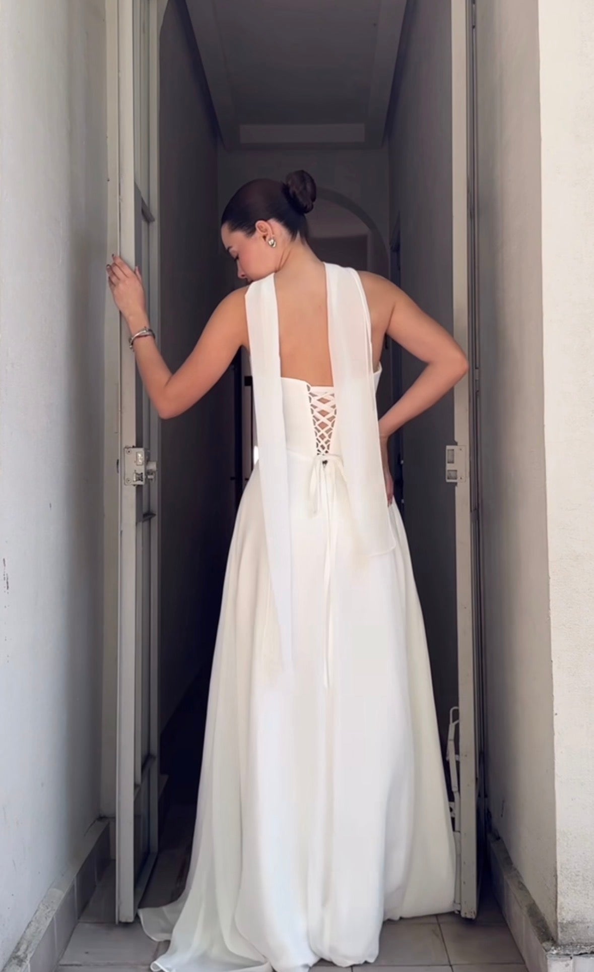 Emilia - robe de mariée simple en chiffon avec dos lacé Emilia - robe de mariée simple en chiffon avec dos lacé