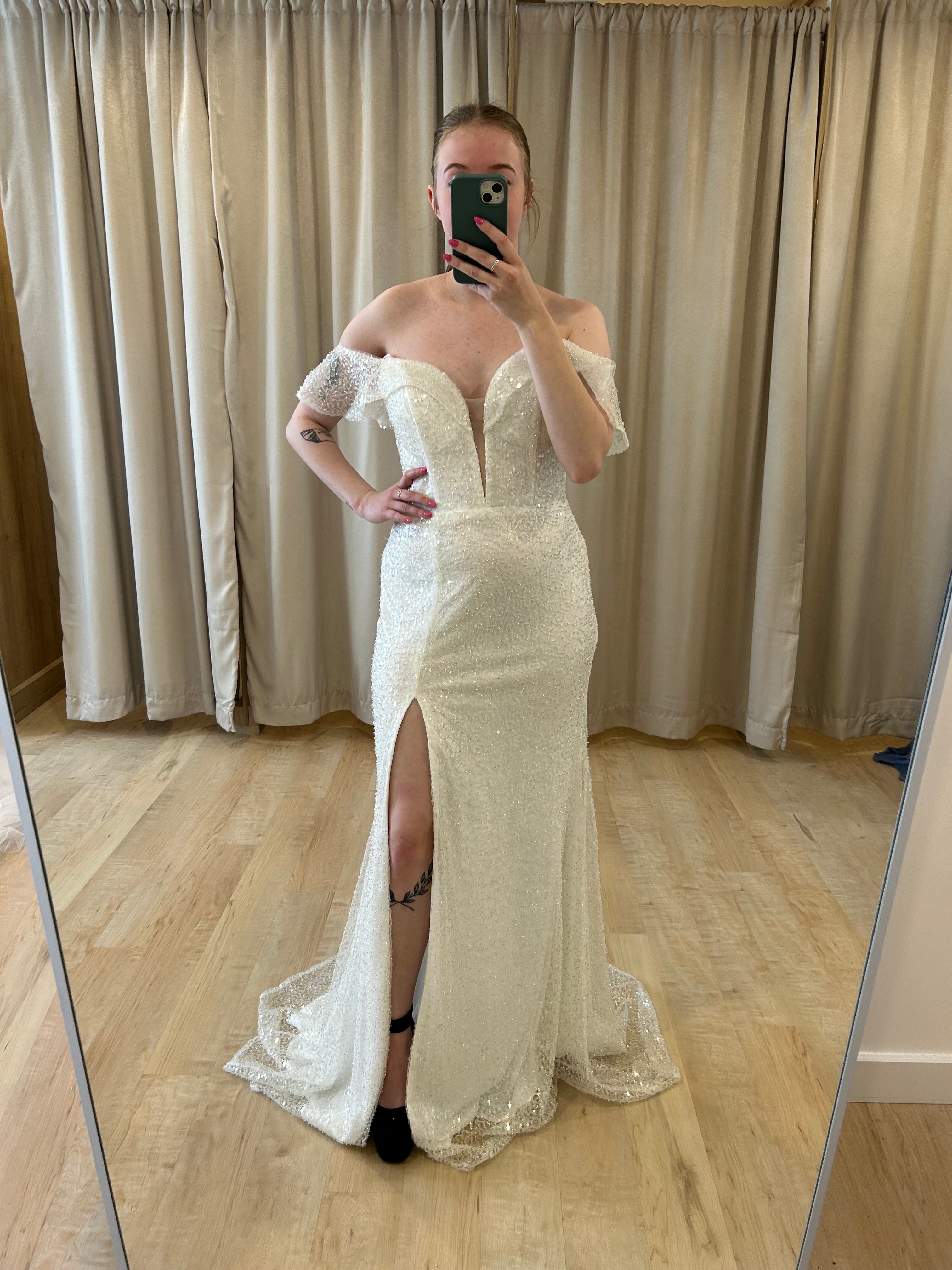 Estelle - long shiny dress with off-shoulder sleeves Estelle - long shiny dress with off-shoulder sleeves