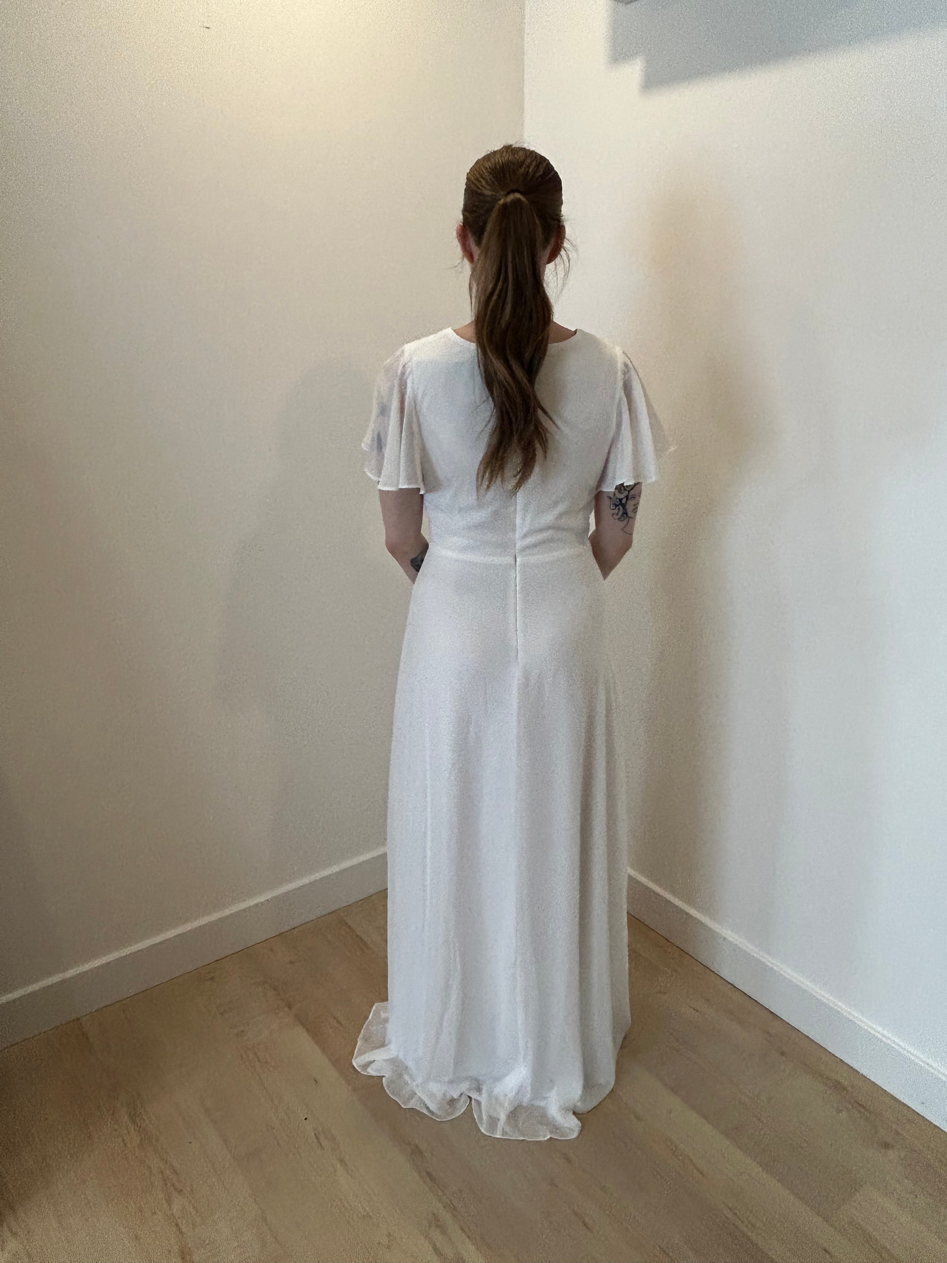 Martina - robe longue à décolleté en V, manches courtes et jambe fendue Martina - robe longue à décolleté en V, manches courtes et jambe fendue