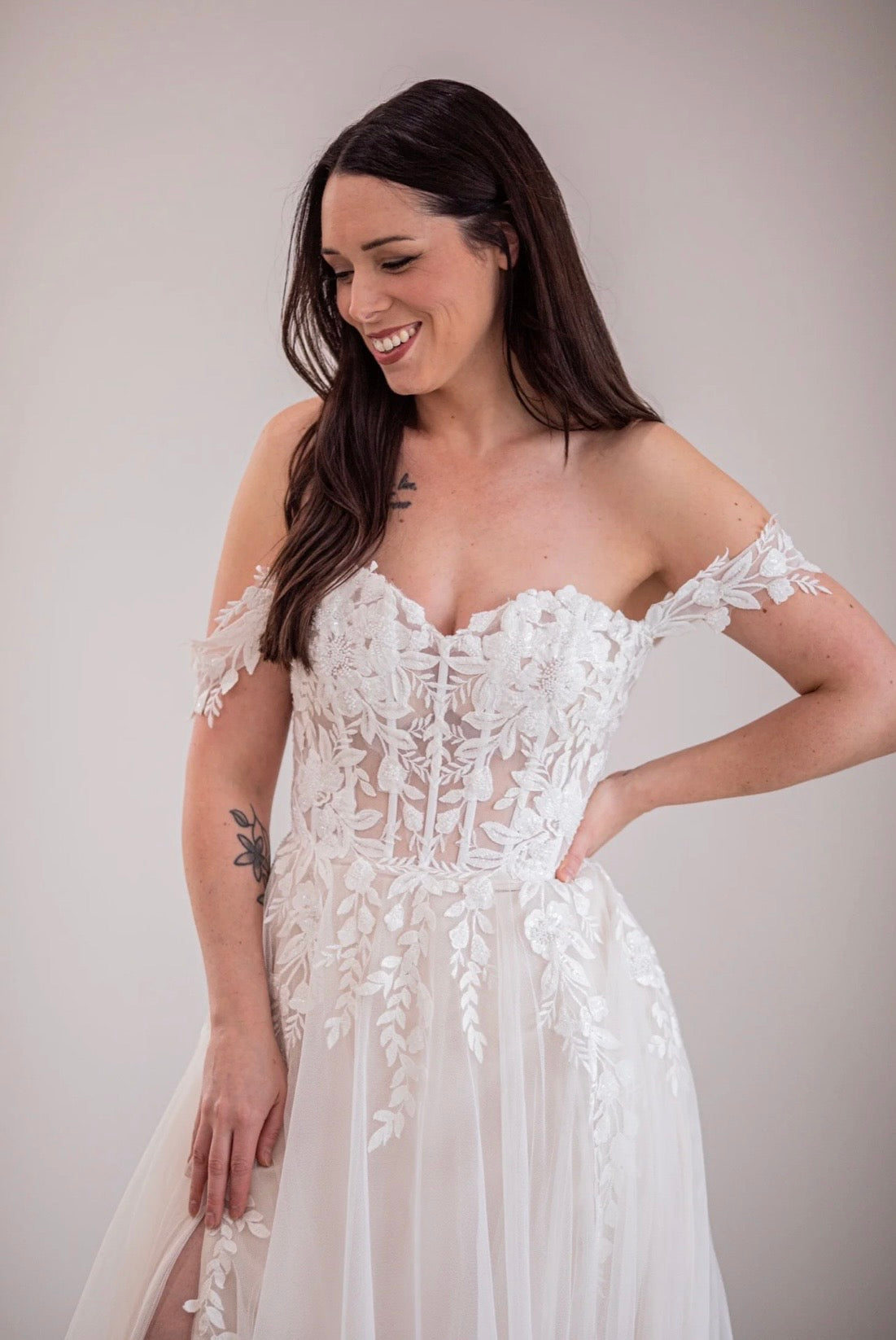 *EXCLUSIVITÉ* Gamba - robe boho romantique coupe A en tulle et dentelle, avec corset apparent et bretelles tombantes *EXCLUSIVITÉ* Gamba - robe boho romantique coupe A en tulle et dentelle, avec corset apparent et bretelles tombantes