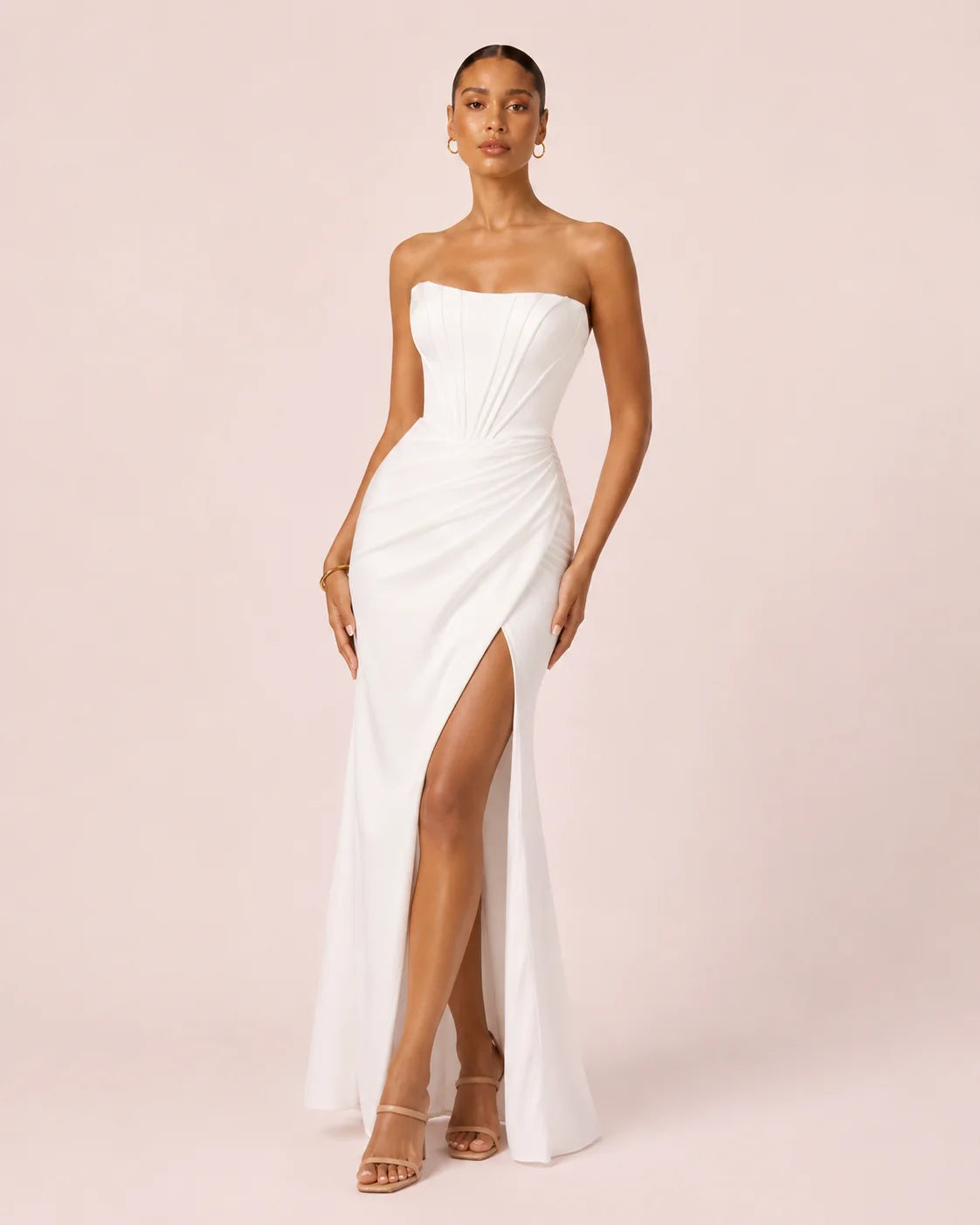 Sensa - Robe de mariée longue de coupe ajustée à bustier à bretelles amovibles avec fente sans bretelles et dos lacé Sensa - Robe de mariée longue de coupe ajustée à bustier à bretelles amovibles avec fente sans bretelles et dos lacé