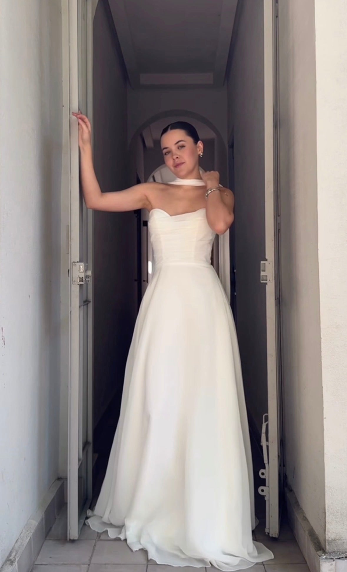 Emilia - robe de mariée simple en chiffon avec dos lacé Emilia - robe de mariée simple en chiffon avec dos lacé