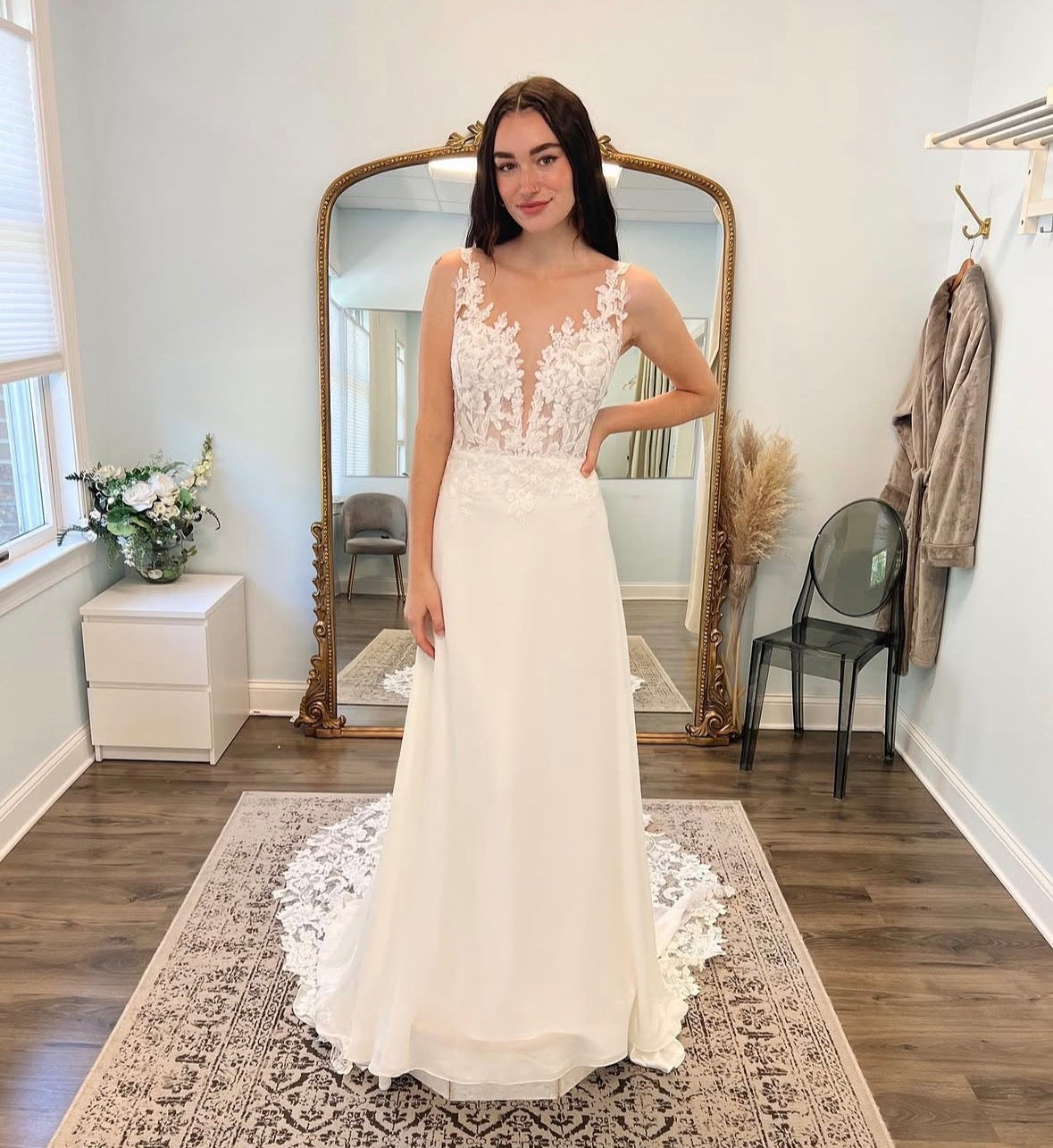 Lissie - robe boho romantique en dentelle et jupe de chiffon avec bretelles larges Lissie - robe boho romantique en dentelle et jupe de chiffon avec bretelles larges