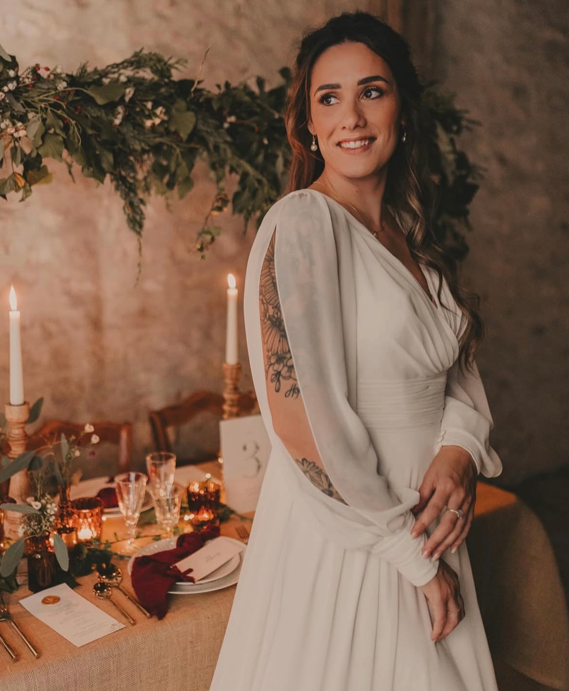 Kate *taille plus* - robe de mariée moderne ligne A avec manches bouffantes en chiffon et dos ouvert en V Kate *taille plus* - robe de mariée moderne ligne A avec manches bouffantes en chiffon et dos ouvert en V