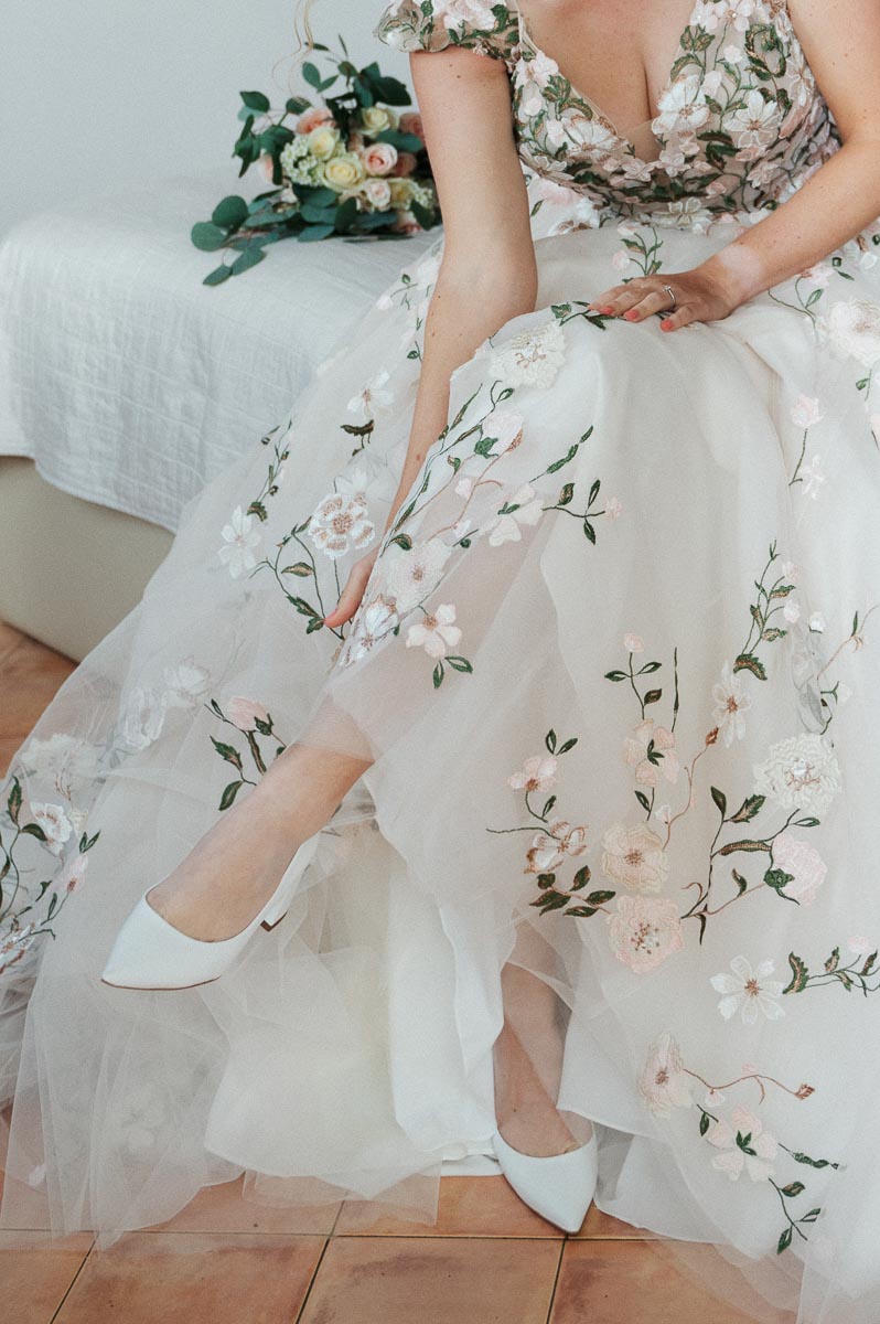 Juno - unique and festive wedding dress with premium embroidered lace and short puff sleeves Juno - unique and festive wedding dress with premium embroidered lace and short puff sleeves