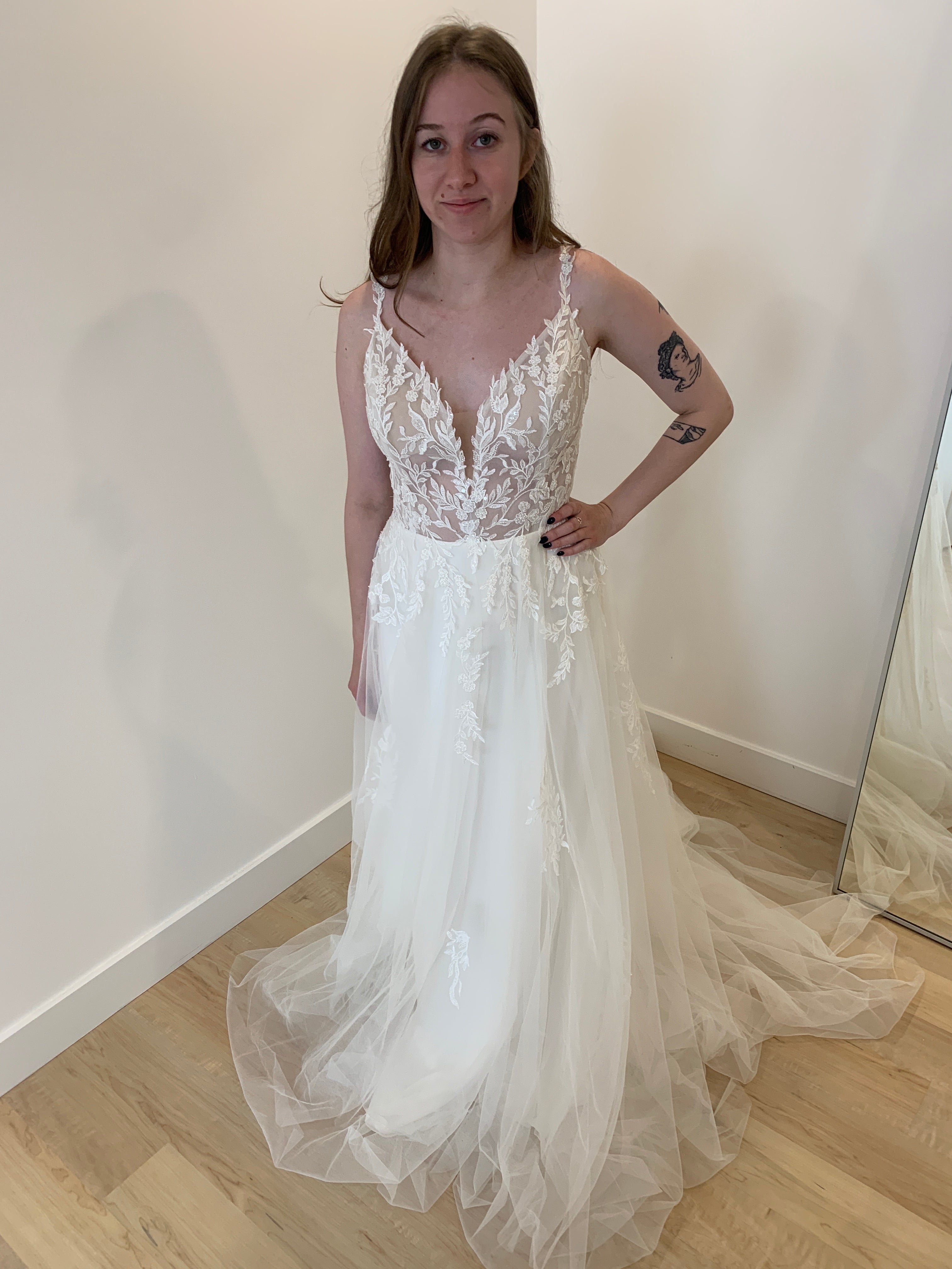 *EXCLUSIVITÉ* Angus *échantillons taille 14 et taille 18*- robe boho romantique en dentelle avec haut brodée et bretelles en dentelle *EXCLUSIVITÉ* Angus *échantillons taille 14 et taille 18*- robe boho romantique en dentelle avec haut brodée et bretelles en dentelle