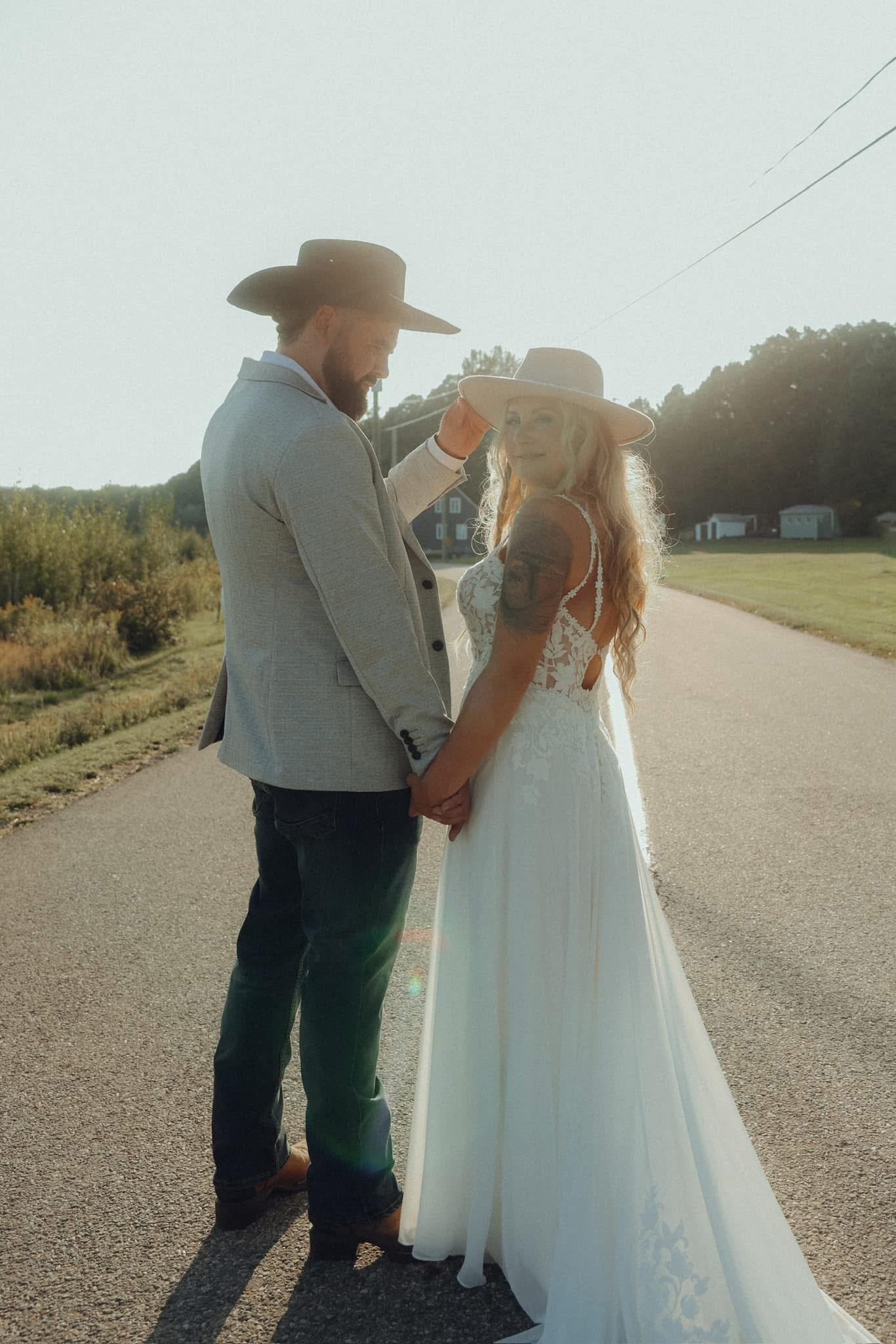 Kit - robe de mariée boho avec dentelle de coton et jupe en chiffon Kit - robe de mariée boho avec dentelle de coton et jupe en chiffon