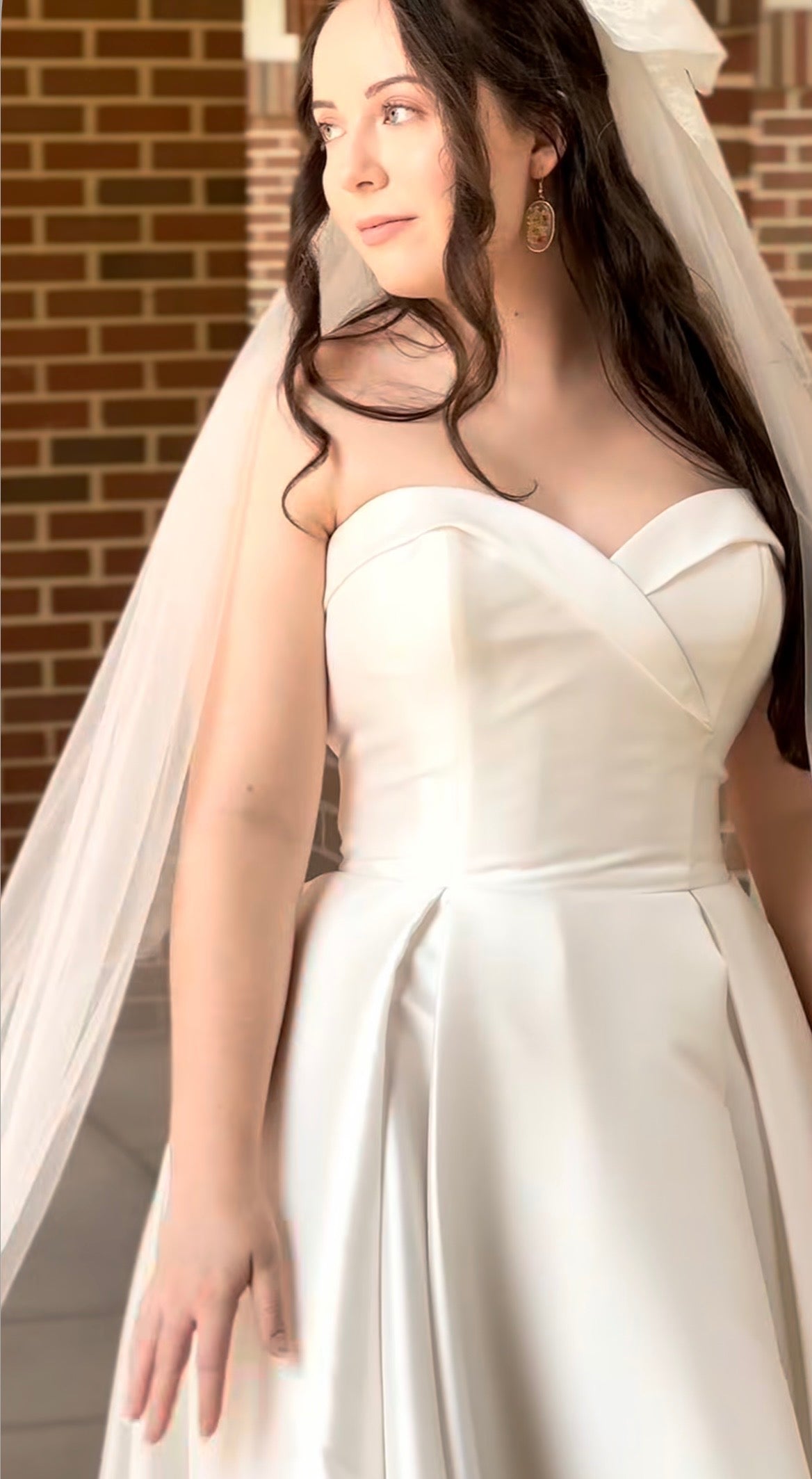 Ophelina *taille plus* - robe de mariée moderne et classique à bustier en coeur et fente à la jambe Ophelina *taille plus* - robe de mariée moderne et classique à bustier en coeur et fente à la jambe
