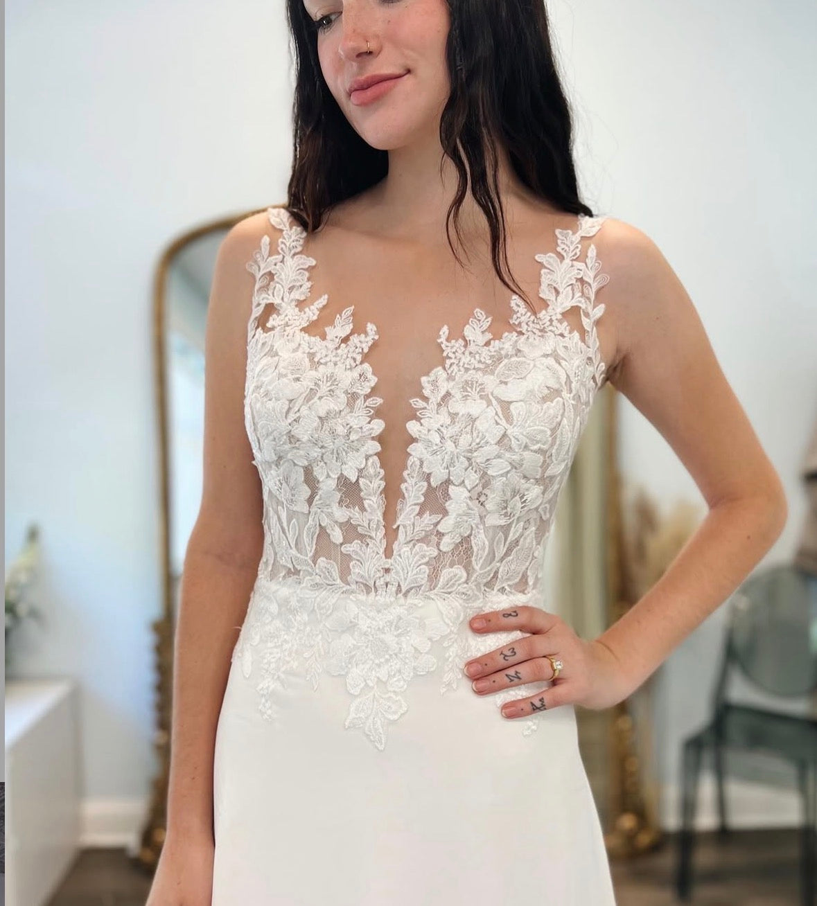 Lissie - robe boho romantique en dentelle et jupe de chiffon avec bretelles larges Lissie - robe boho romantique en dentelle et jupe de chiffon avec bretelles larges