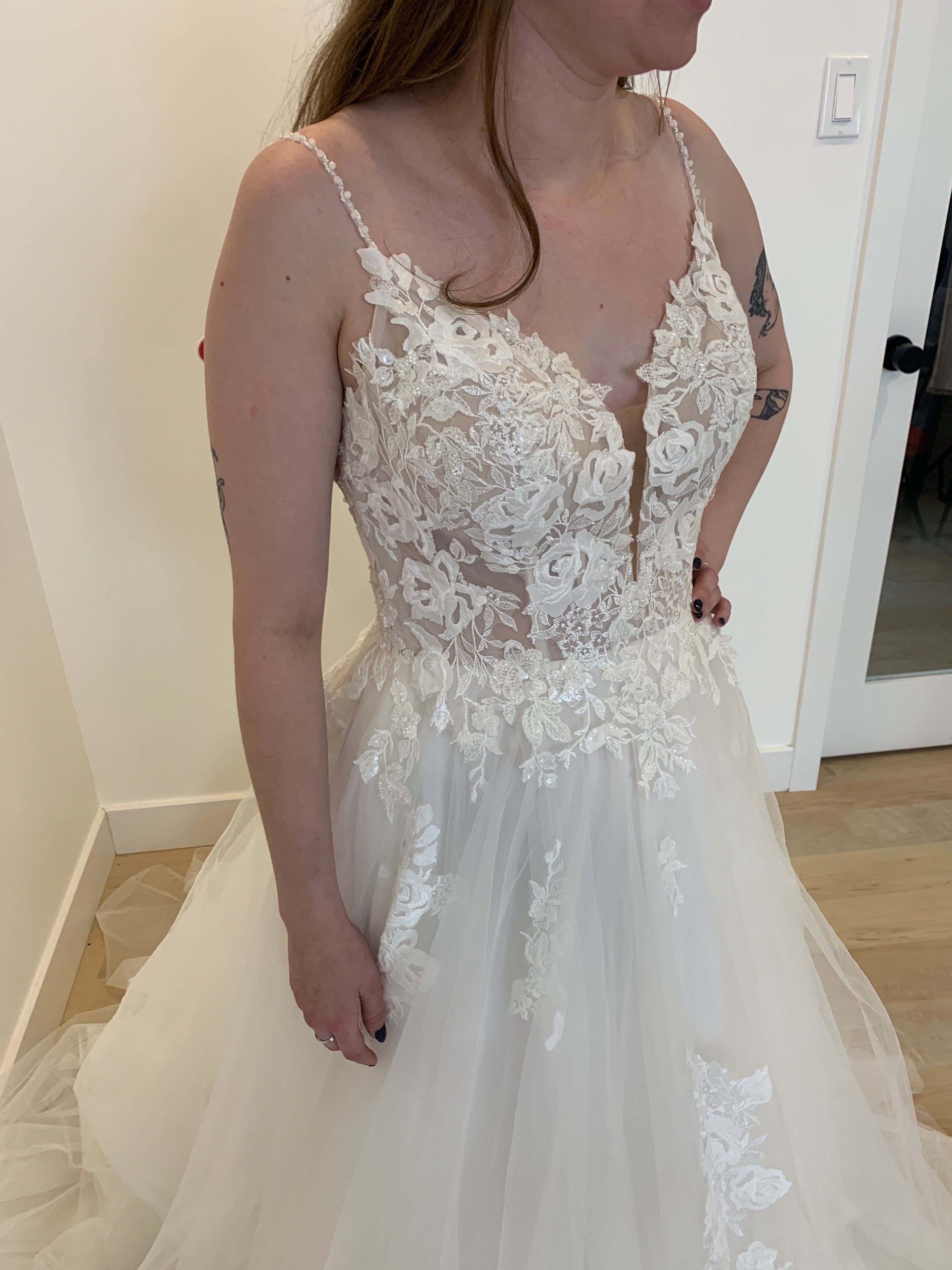 *EXCLUSIVITÉ* Pokey *échantillon taille 8* - robe boho romantique volumineuse en tulle avec haut brodé de dentelle et bretelles fines *EXCLUSIVITÉ* Pokey *échantillon taille 8* - robe boho romantique volumineuse en tulle avec haut brodé de dentelle et bretelles fines
