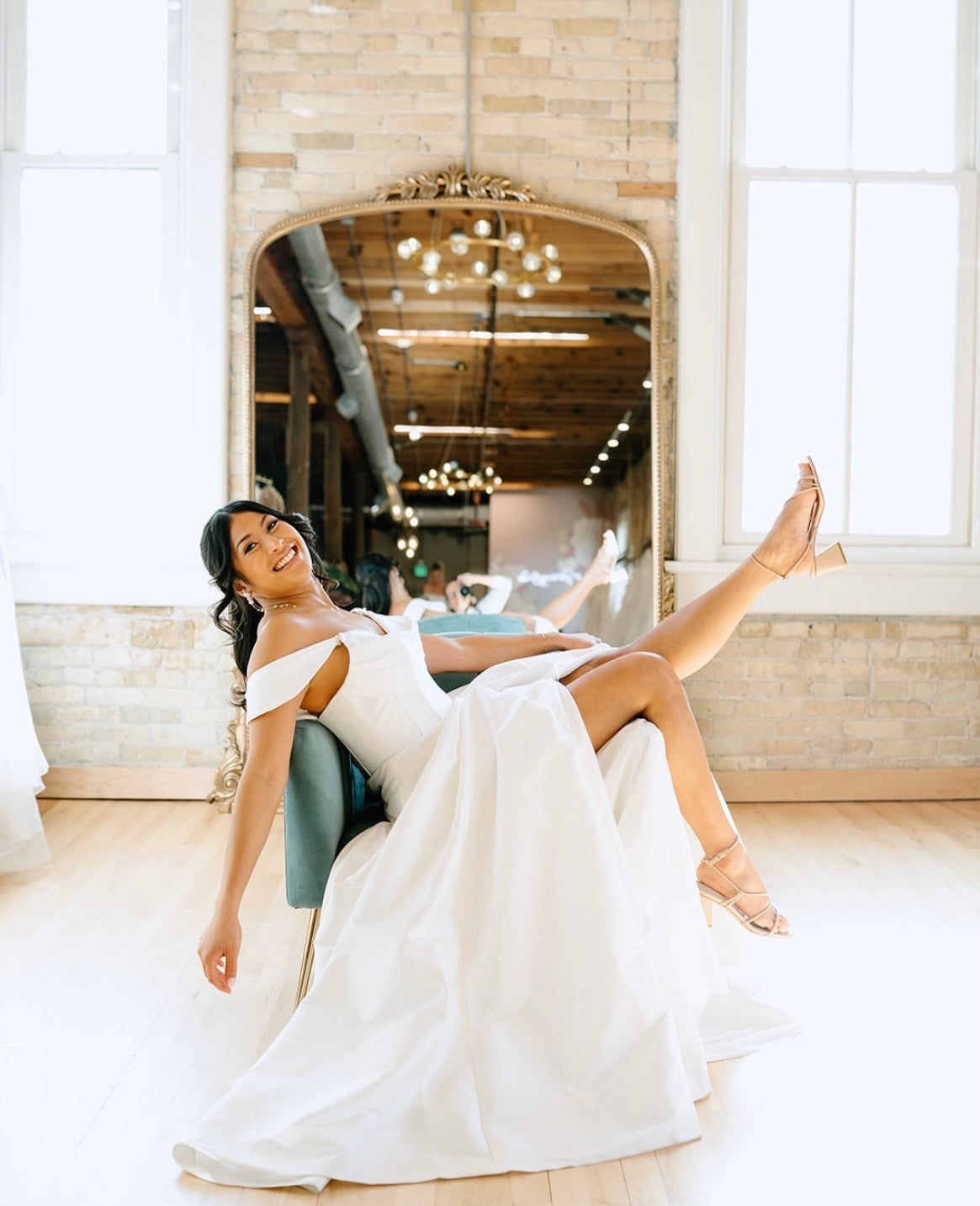 * EXCLUSIVITÉ * Dream - robe de mariée moderne et classique à bustier de style corset avec bretelles tombantes amovibles et fente à la jambe * EXCLUSIVITÉ * Dream - robe de mariée moderne et classique à bustier de style corset avec bretelles tombantes amovibles et fente à la jambe