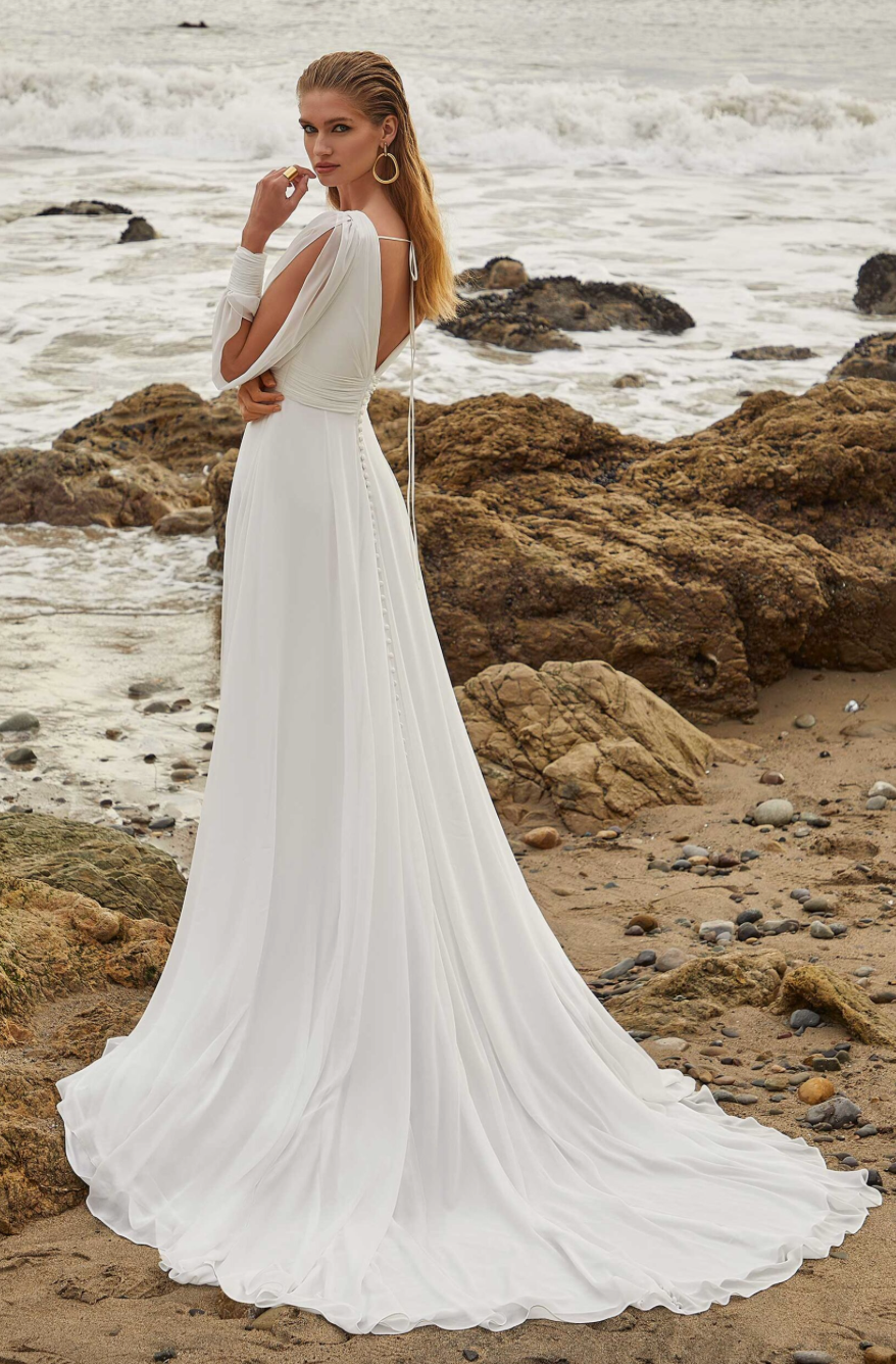 Kate *taille plus* - robe de mariée moderne ligne A avec manches bouffantes en chiffon et dos ouvert en V Kate *taille plus* - robe de mariée moderne ligne A avec manches bouffantes en chiffon et dos ouvert en V
