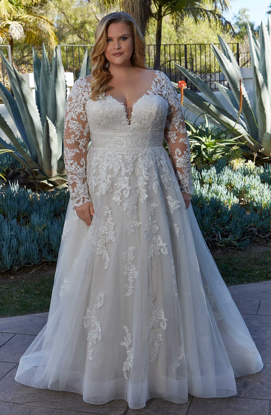 Fay *taille plus* - robe de mariée boho ligne A avec dentelle brillante et manches longues amovibles Fay *taille plus* - robe de mariée boho ligne A avec dentelle brillante et manches longues amovibles