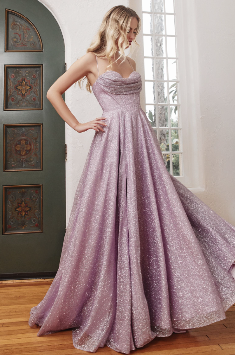 Emmetth - robe longue en tissus brillant à encolure droite de style corset et dos lacé Emmetth - robe longue en tissus brillant à encolure droite de style corset et dos lacé