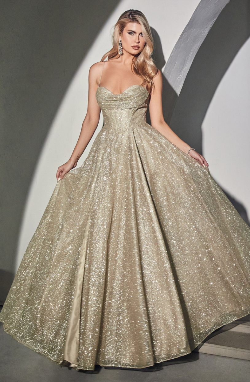 Emmetth - robe longue en tissus brillant à encolure droite de style corset et dos lacé Emmetth - robe longue en tissus brillant à encolure droite de style corset et dos lacé