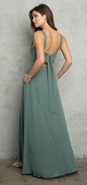 Meredith - Robe longue simple, col carré, jupe avec fente et boucle au dos Meredith - Robe longue simple, col carré, jupe avec fente et boucle au dos