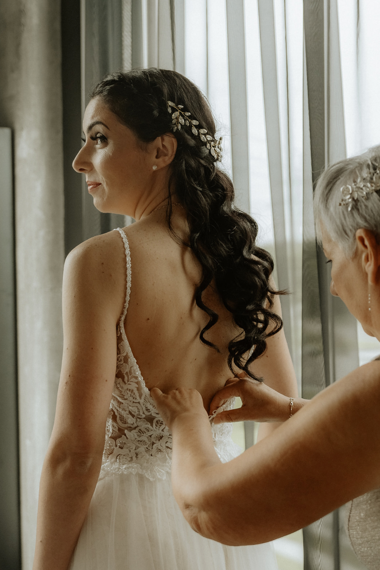 * EXCLUSIVITÉ* Demi *Échantillon taille 20* - robe boho romantique en dentelle avec haut brodée et dos dégagé * EXCLUSIVITÉ* Demi *Échantillon taille 20* - robe boho romantique en dentelle avec haut brodée et dos dégagé