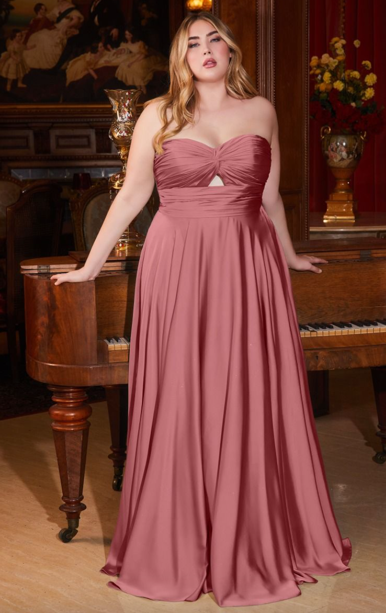 Weston *tailles 16 à 24* - robe longue en tissus satiné avec bustier en coeur et cut-out à l'avant Weston *tailles 16 à 24* - robe longue en tissus satiné avec bustier en coeur et cut-out à l'avant