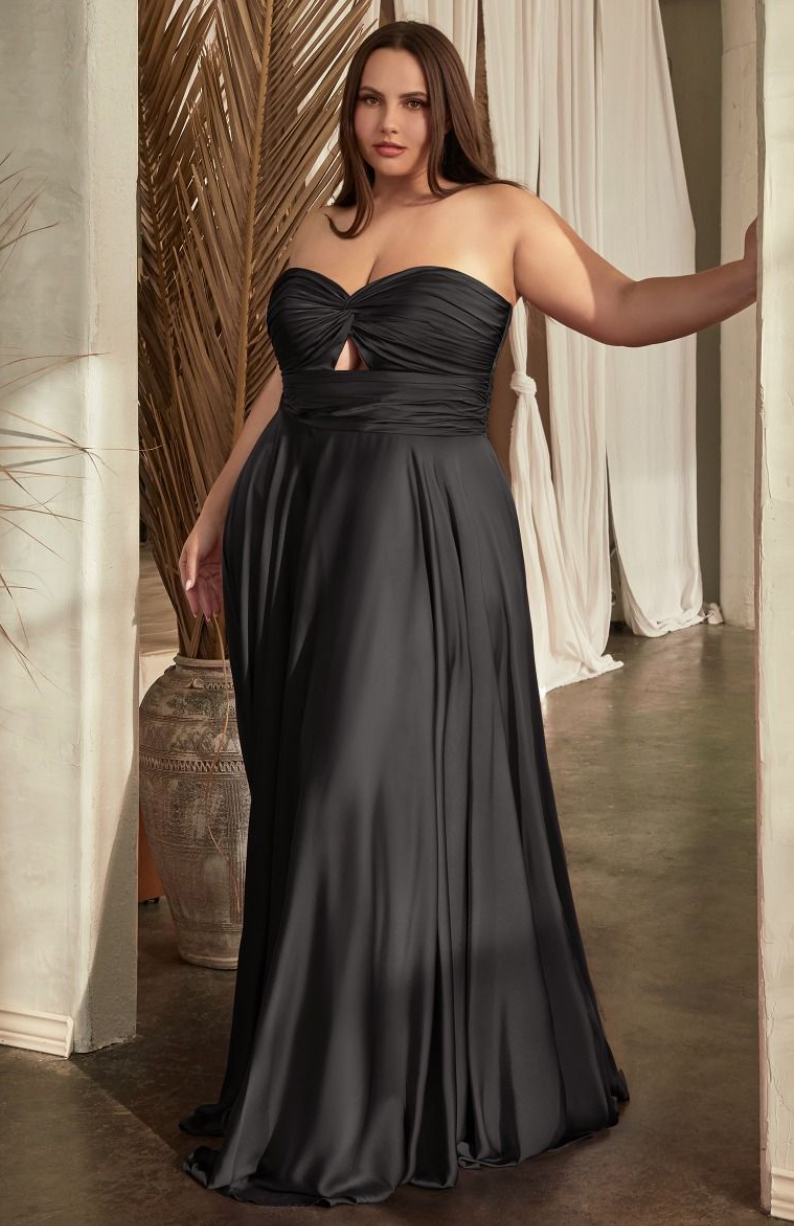 Weston *tailles 16 à 24* - robe longue en tissus satiné avec bustier en coeur et cut-out à l'avant Weston *tailles 16 à 24* - robe longue en tissus satiné avec bustier en coeur et cut-out à l'avant