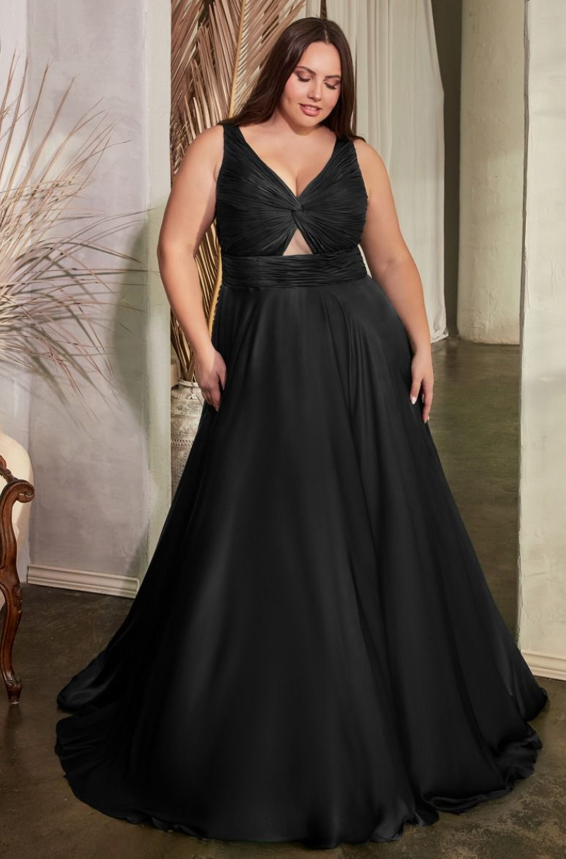 Rushe *tailles 16 à 24* - robe longue en tissus satiné avec jeu de plis et cut-out à l'avant Rushe *tailles 16 à 24* - robe longue en tissus satiné avec jeu de plis et cut-out à l'avant