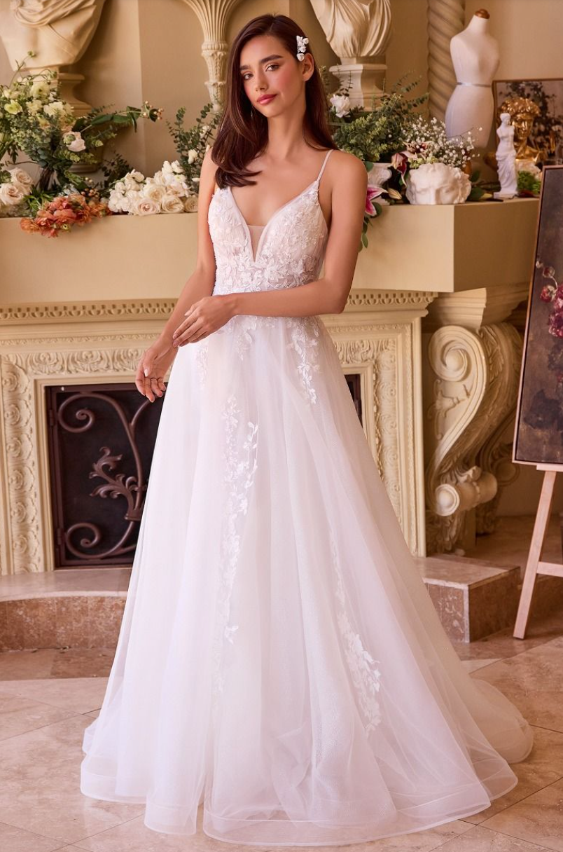 Roxie - robe de mariée en tulle brodée et dos ouvert Roxie - robe de mariée en tulle brodée et dos ouvert