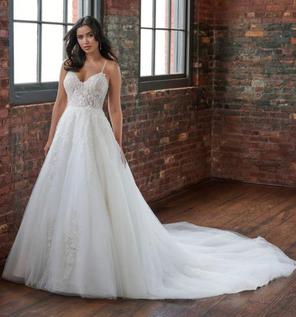 *EXCLUSIVITÉ* Noah - robe de princesse volumineuse en tulle avec haut brodé de dentelle et bretelles fines *EXCLUSIVITÉ* Noah - robe de princesse volumineuse en tulle avec haut brodé de dentelle et bretelles fines