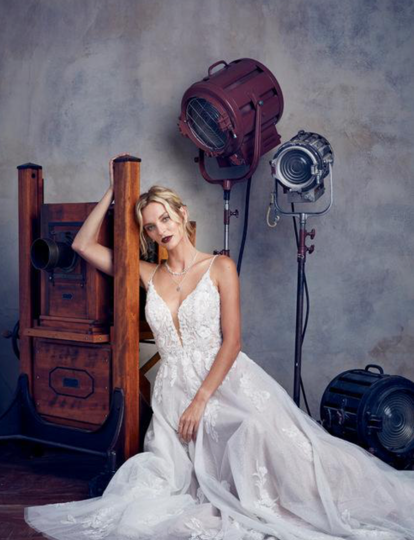 *EXCLUSIVITÉ* Rockie - robe de mariée coupe A en tulle avec haut brodée et bretelles fines avec dos ouvert *EXCLUSIVITÉ* Rockie - robe de mariée coupe A en tulle avec haut brodée et bretelles fines avec dos ouvert