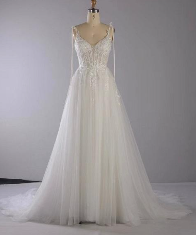 *EXCLUSIVITÉ* Vickie - robe boho romantique en avec haut brodé et jupe de tulle *EXCLUSIVITÉ* Vickie - robe boho romantique en avec haut brodé et jupe de tulle