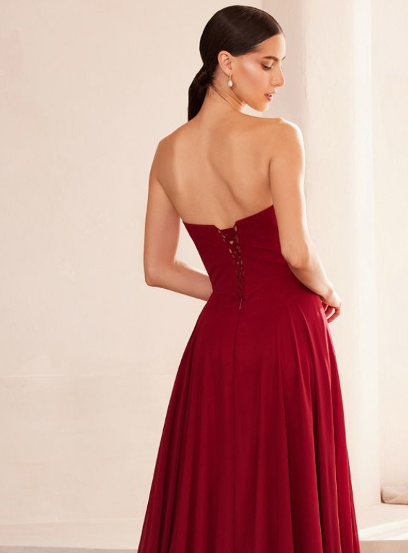 Magnus - robe longue en chiffon sans bretelles avec dos lacé, avec châle Magnus - robe longue en chiffon sans bretelles avec dos lacé, avec châle