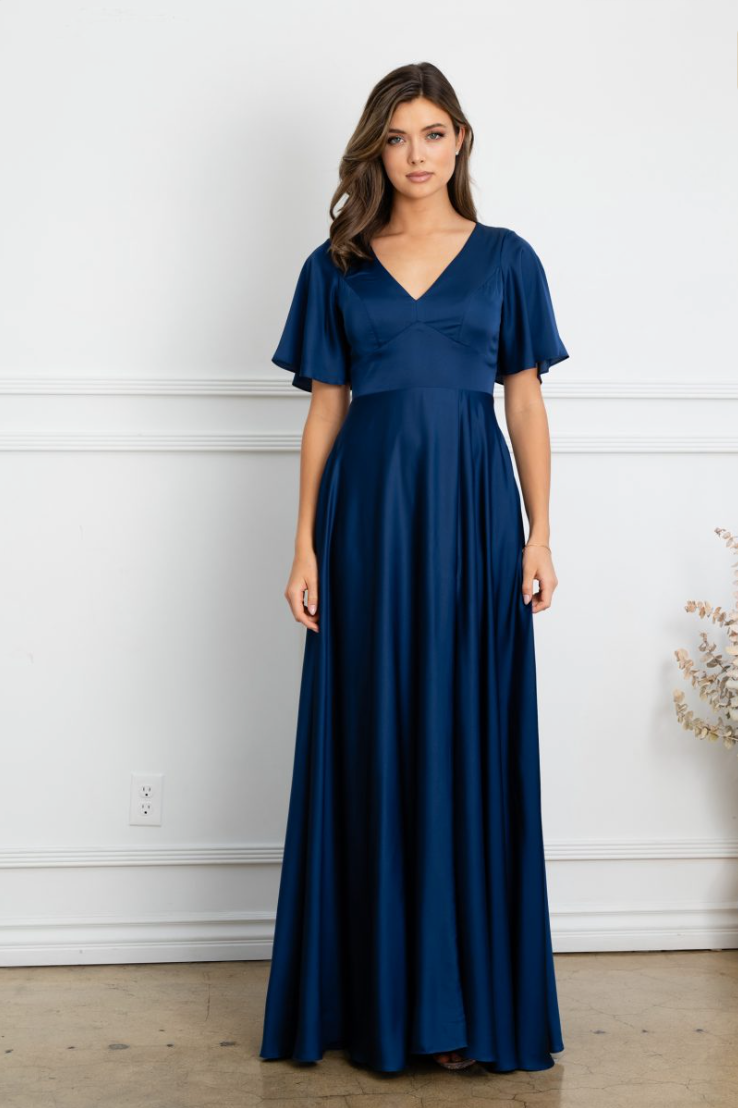 Tina - robe longue à décolleté en V et manches courtes avec ouverture au dos Tina - robe longue à décolleté en V et manches courtes avec ouverture au dos