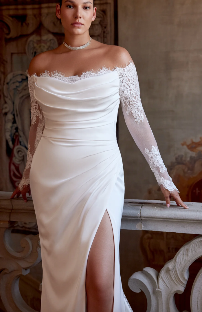 Elsabeth - robe de mariée haut de gamme ajustée en satin extensible avec détails de dentelle au buste et manches de style gants Elsabeth - robe de mariée haut de gamme ajustée en satin extensible avec détails de dentelle au buste et manches de style gants