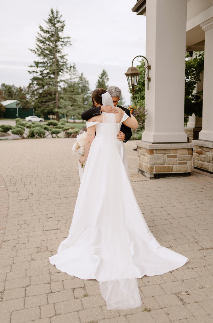 * EXCLUSIVITÉ * Dream - robe de mariée moderne et classique à bustier de style corset avec bretelles tombantes amovibles et fente à la jambe * EXCLUSIVITÉ * Dream - robe de mariée moderne et classique à bustier de style corset avec bretelles tombantes amovibles et fente à la jambe