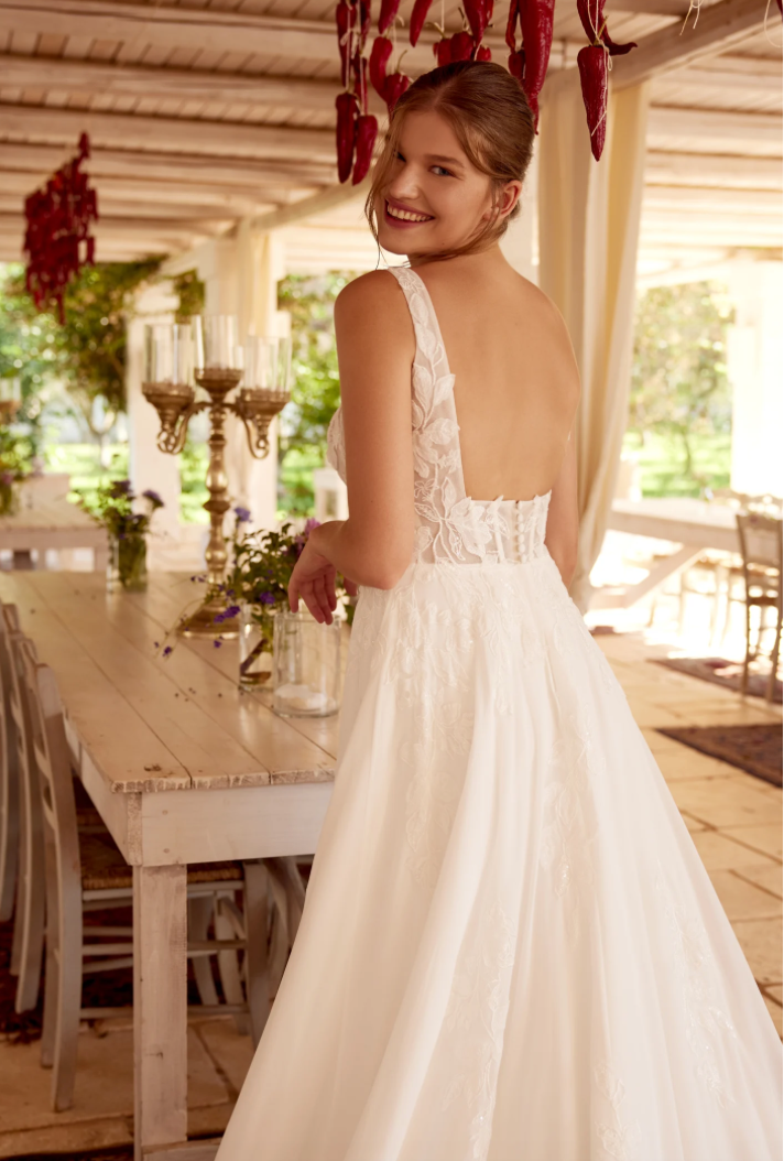 Lou - robe boho romantique moderne en dentelle et jupe de chiffon Lou - robe boho romantique moderne en dentelle et jupe de chiffon