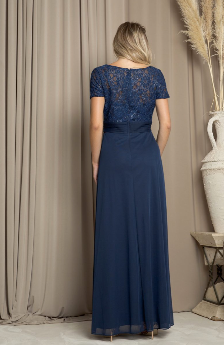 Ramirez - robe de coupe A avec haut en dentelle avec manches courtes et jupe fluide extensible avec cascade Ramirez - robe de coupe A avec haut en dentelle avec manches courtes et jupe fluide extensible avec cascade