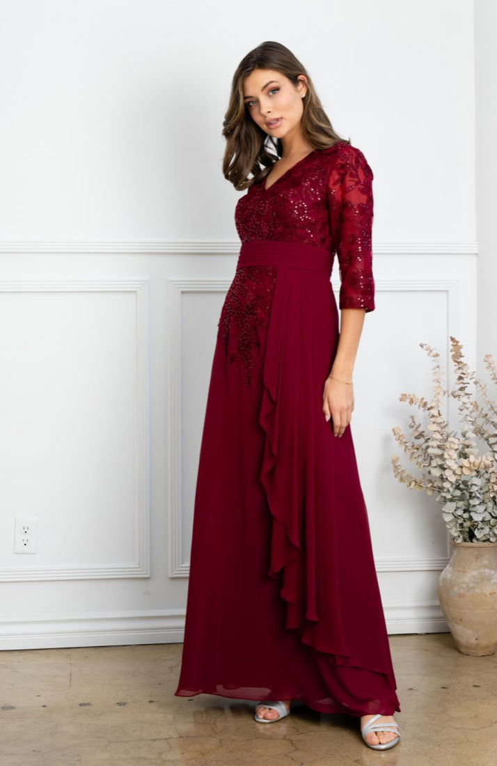 Gigi - robe de coupe A avec haut en dentelle avec manches 3/4 et jupe avec détail en chiffon Gigi - robe de coupe A avec haut en dentelle avec manches 3/4 et jupe avec détail en chiffon