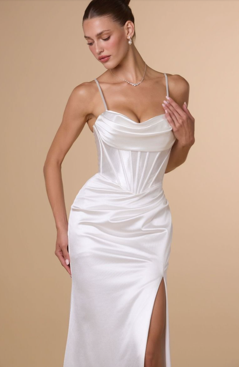 Valentina - robe de mariée simple en satin à haut de style corset avec dos lacé Valentina - robe de mariée simple en satin à haut de style corset avec dos lacé