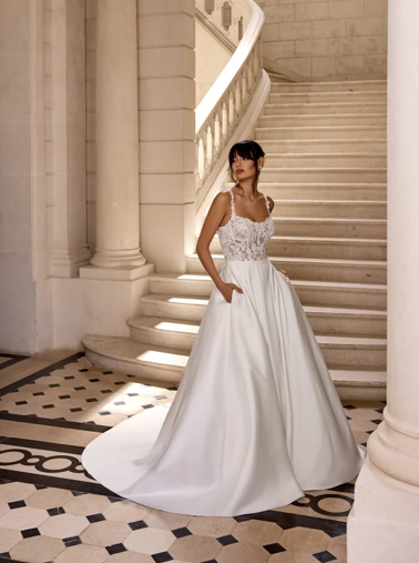 Camille - robe de mariée classique avec haut en dentelle et jupe de satin Camille - robe de mariée classique avec haut en dentelle et jupe de satin