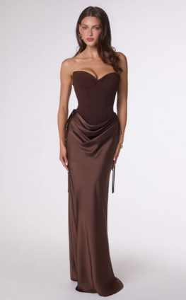 Darcie - Robe longue avec bustier à effet corset et jupe de satin