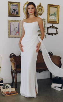 Nancy - robe de mariée minimaliste en chiffon sans bretelle avec jeu de plis et dos lacé
