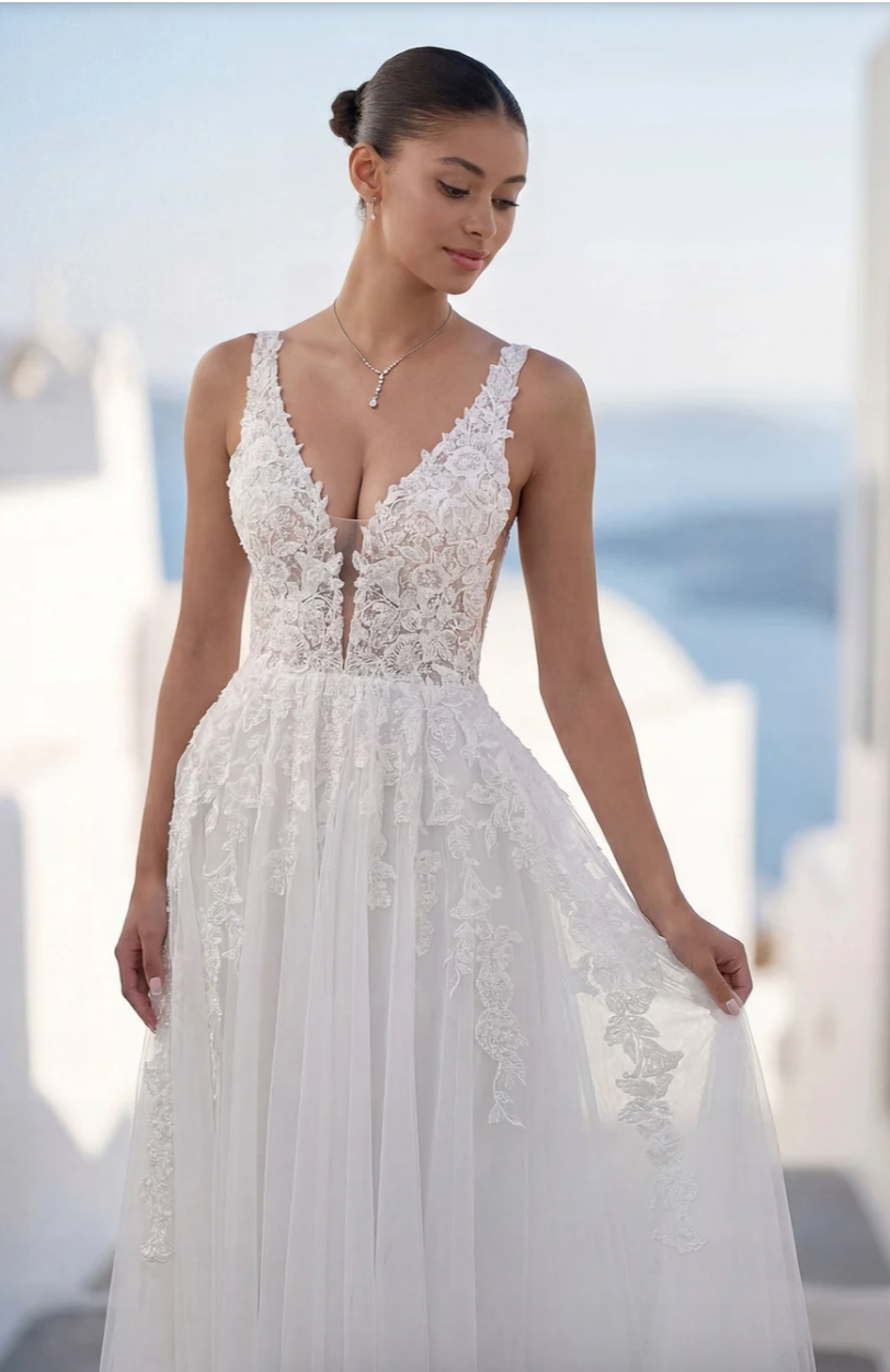Peggy - robe de mariée romantique coupe A en tulle avec dentelle et dos en V Peggy - robe de mariée romantique coupe A en tulle avec dentelle et dos en V