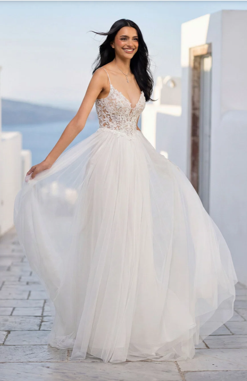 John - robe de mariée romantique en dentelle et jupe de tulle légère John - robe de mariée romantique en dentelle et jupe de tulle légère