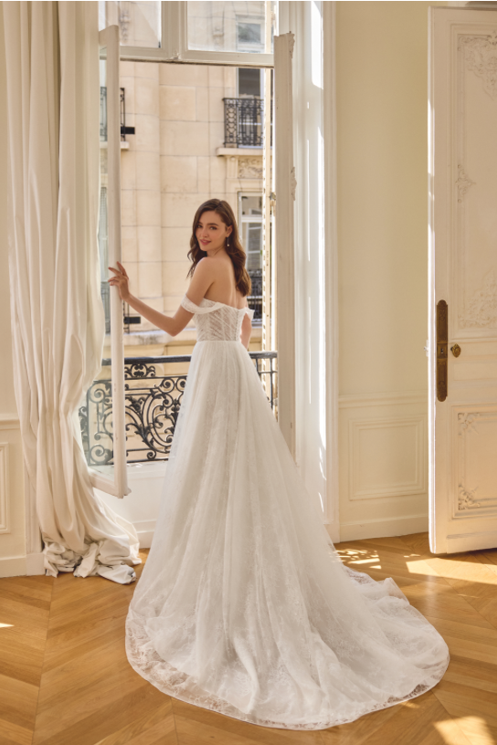 June *taillle plus* - robe boho romantique coupe A en tulle et dentelle avec et bretelles tombantes June *taillle plus* - robe boho romantique coupe A en tulle et dentelle avec et bretelles tombantes