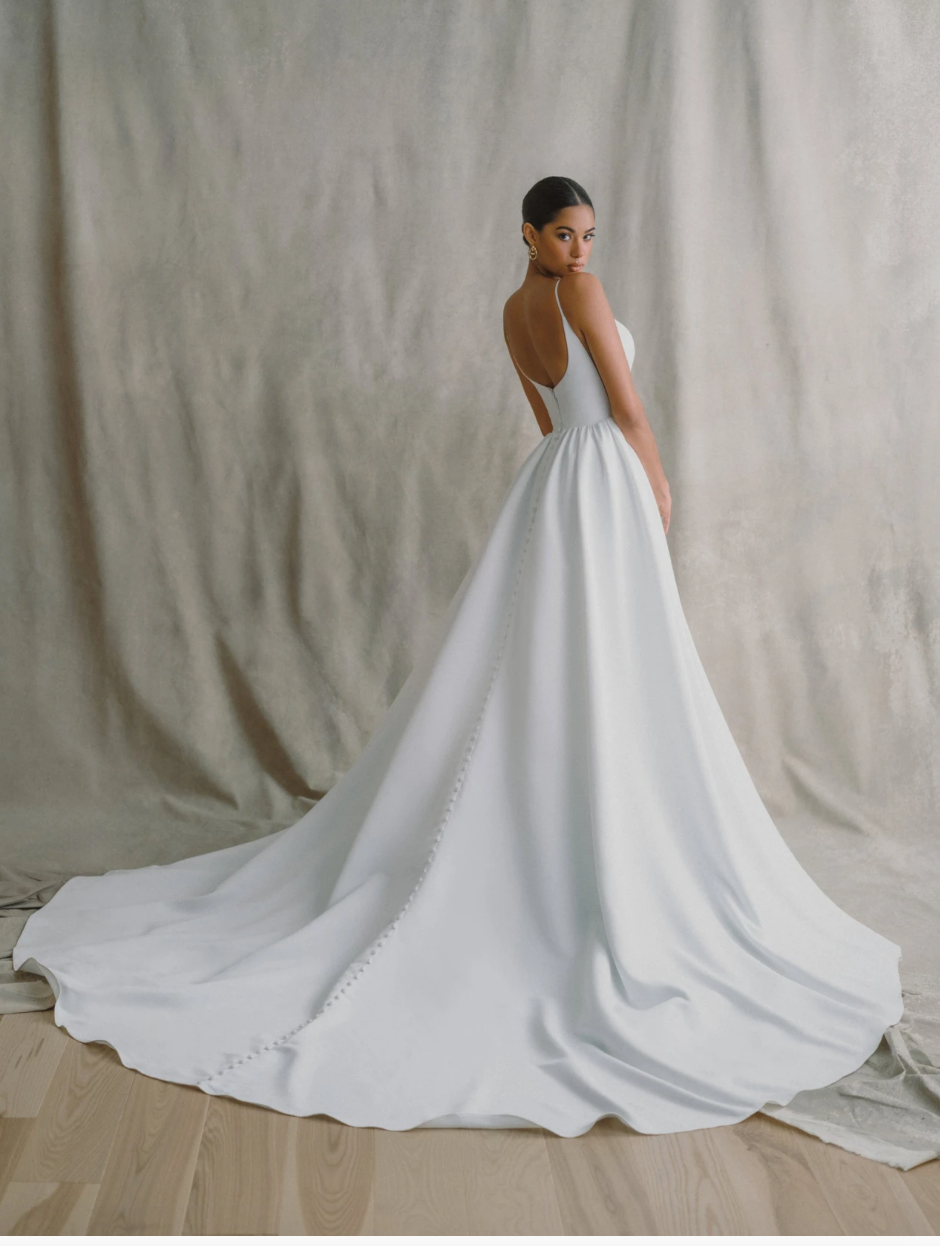 *EXCLUSIVITÉ* Marty - robe de mariée moderne et classique à encolure arrondie et jupe ballerine *EXCLUSIVITÉ* Marty - robe de mariée moderne et classique à encolure arrondie et jupe ballerine